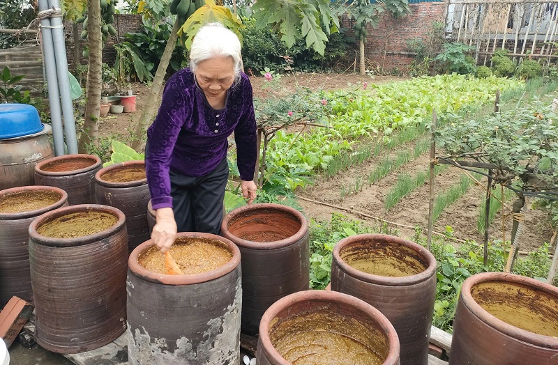 Giữ nghề làm tương